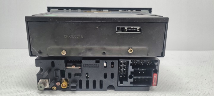 AUDI A4 B7 AVANT RESTYLAGE RADIO 6-CD CASSETTE 8E0035195C AVEC CODE