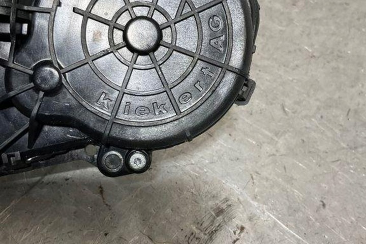 MÉCANISME DOMYKANIA DROITS AVANT PORTES BMW 7 (F01, F02) 4152309800