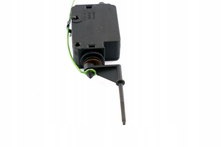 BMW E65 E66 E67 SERVOMOTEUR BOUCHONS GOULOTTE DE REMPLISSAGE CARBURANTS 6987624 8381522