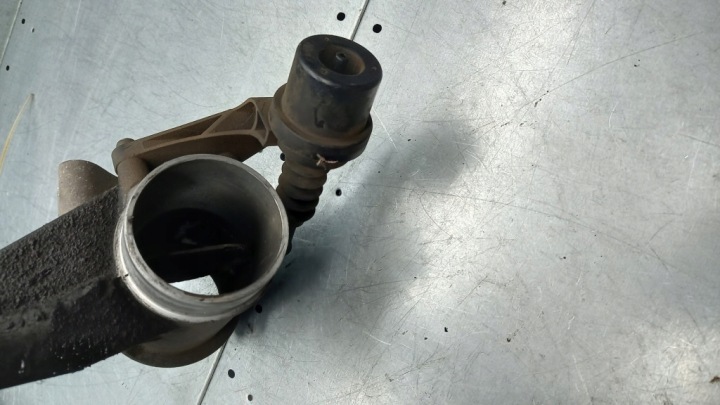 PAPILLON DES GAZ MERCEDES ESSENCE C-KLASA 97R W202 6040980517
