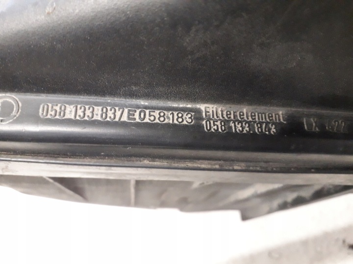 AUDI A4 B5 94-01 1.6 B TUYAU CONDUIT D'AIR CHÂSSIS FILTRE AIR 058133837