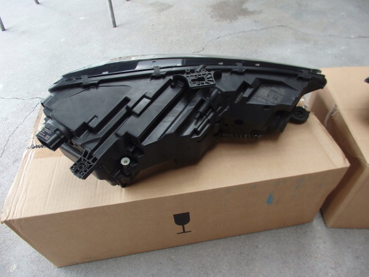 AUDI A4 S4 LIFT COMPLET PHARES AVANT COMPLET LED MATRIX 8W0941035E 8W0941036E