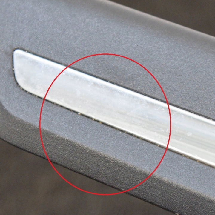 VOLVO V40 2017 DROITE CÔTÉ PROTECTION BAGUETTES AVANT
