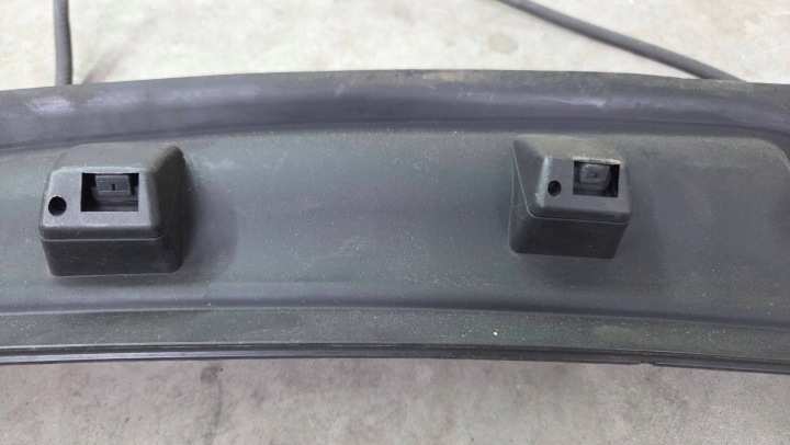 DOUBLURE DE PASSAGE DE ROUE MERCEDES-BENZ C W204 A2048300013