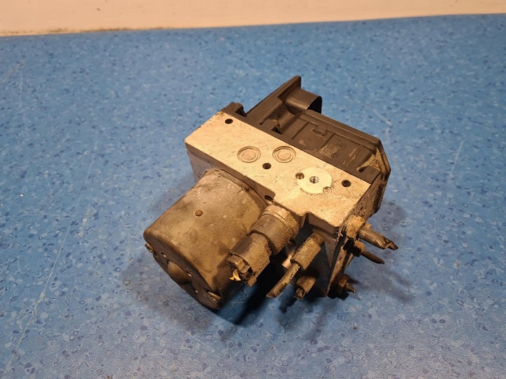 TOYOTA AVENSIS II T25 LIFT POMPE ABS X 8954105100 1AD-FTV