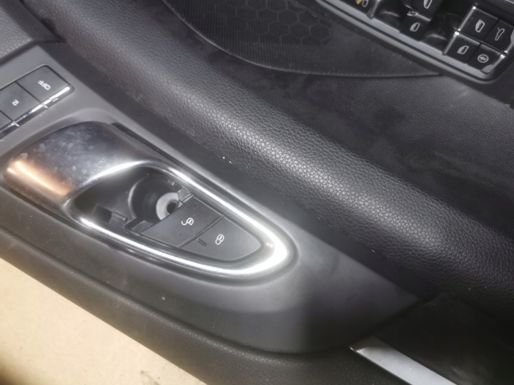 PORSCHE CAYENNE 2010-2017 GARNITURE DE PORTE GAUCHE DROIT AVANT
