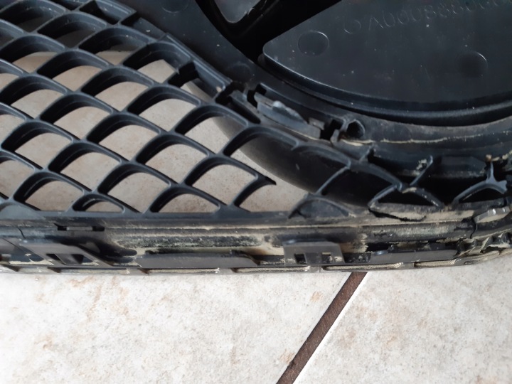 GRILLE CALANDRE MERCEDES E CLASSE W207 COUPÉ