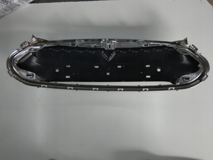 CALANDRE GRILLE TESLA AVEC