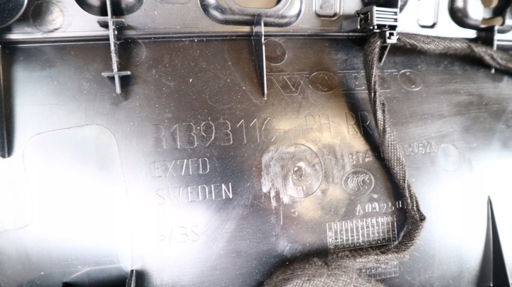 VOLVO XC90 II COLLECTEUR PORTES DROIT ARRIÈRE 31393116