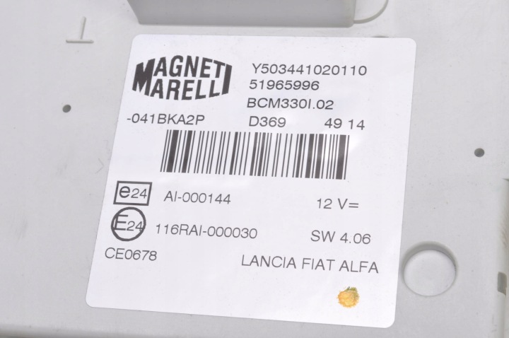 FIAT 500L 1.3 D MULTIJET 84KM BOÎTE MODULE FUSIBLE 51965996