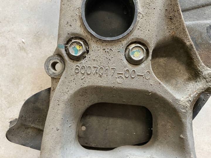 TESLA MODÈLE AVEC 13R. ROTULE DE DIRECTION AVANT GAUCHE