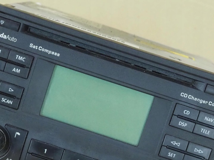 RADIO D'USINE SAT COMPASS CODE SKODA SUPERB I 3U0035191