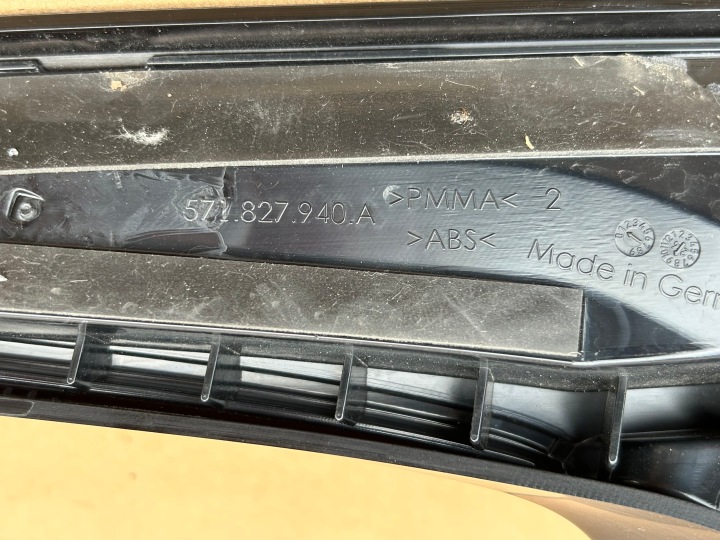 VW TIGUAN III DROITE GAUCHE MOULURE SPOJLERA COUVERCLES DE COFFRE COUVERCLES DE COFFRE ARRIÈRE ARRIÈRE