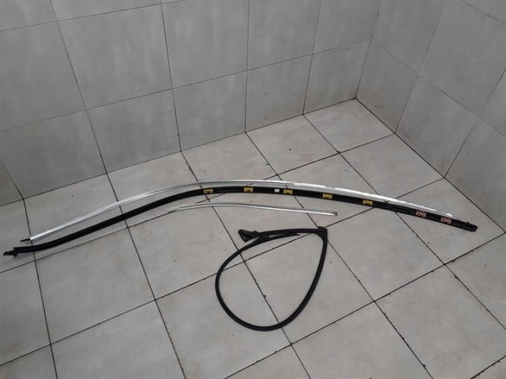 MERCEDES C CLASS W205 CARROSSERIE MOULDING A2056730283 RIGHT STRIP