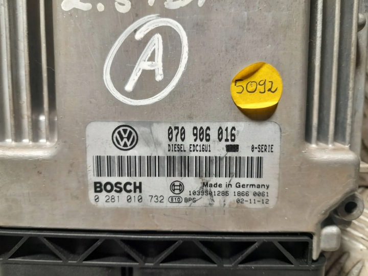 VW TRANSPORTER T5 ORDINATEUR CONTRÔLEUR MODULE MOTEUR 2.5 TDI 0281010732