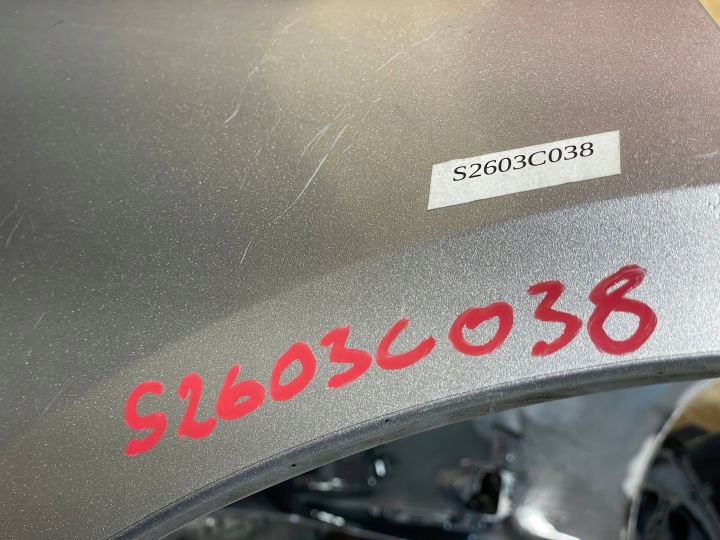 TOYOTA COROLLA XII 12 E21 LIFT 22- BERLINE PARE-CHOCS AVANT AVANT