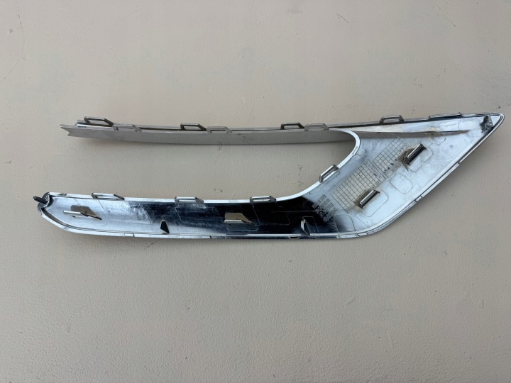 VOLVO XC90 LIFT 19R- MOULURE CHROME PARE-CHOCS GAUCHE AVANT AVANT 31663539