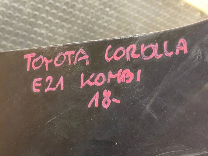 TOYOTA COROLLA XII 12 E21 18- UNIVERSEL TREK PARE-CHOCS ARRIÈRE ARRIÈRE