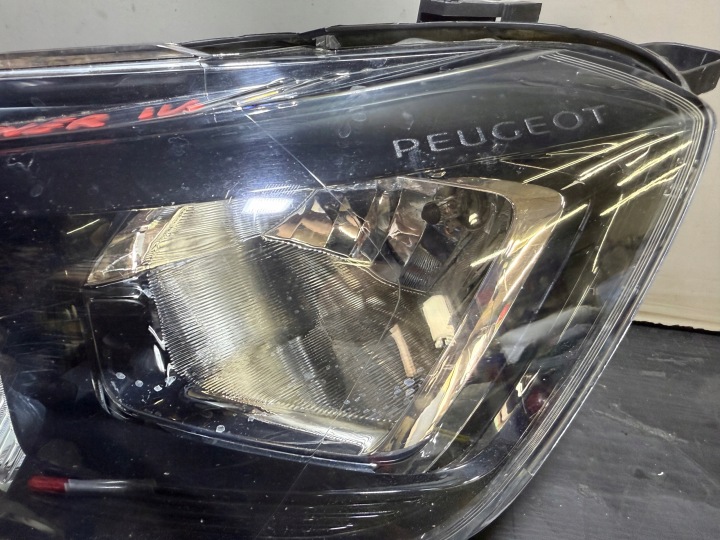 PEUGEOT PARTENAIRE IV RIFTER PHARE AVANT AVANT GAUCHE POUCES ORIGINAL EUROPE