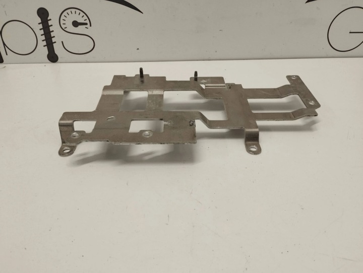12371. MERCEDES GLE FIXATION RÉSERVOIR PRESSION A1673250000