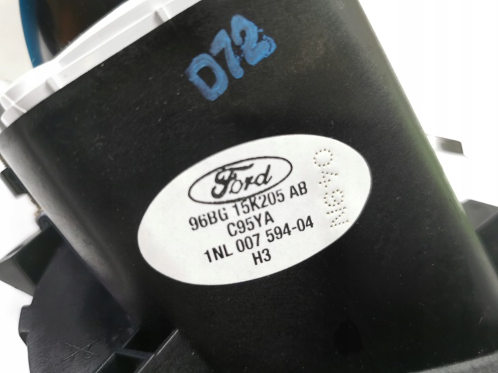 PHARE ANTIBROUILLARD DROIT AVANT FORD MONDEO 96-01 OE 1024953