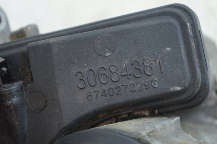 VOLVO S40 II V50 C30 C70 2.4 SUPPORT CHÂSSIS FILTRE HUILES 30684381