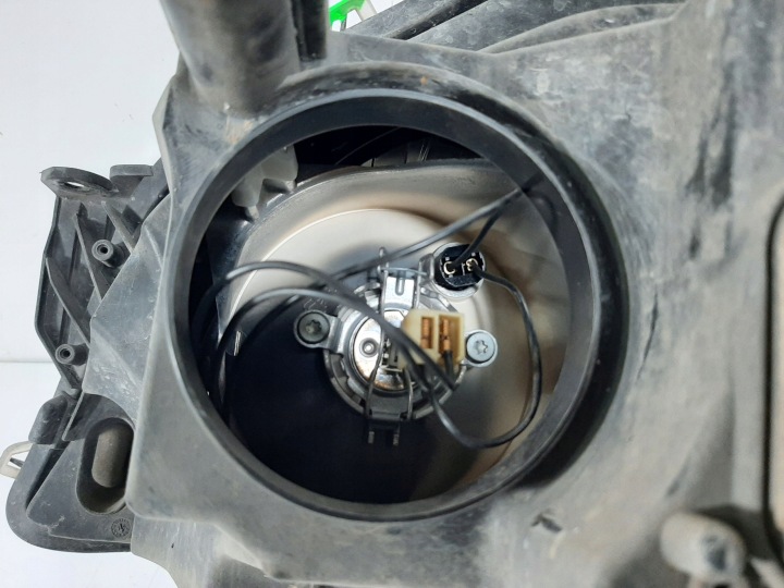 OPEL ASTRA H 1.4 16V 05R PHARE DROIT AVANT 1EG270370-02
