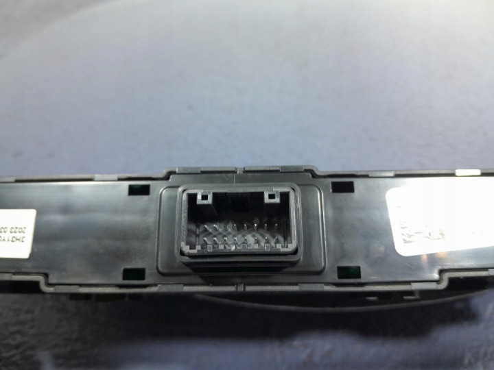 HYUNDAI I30 III LIFT COMMUTATEUR BOUTON MULTIFONCTIONNEL 93770-G4AA0