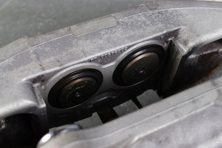 BMW 5 G60 G61 7 G70 X3 G45 ÉTRIER DE FREIN DE FREIN DROIT AVANT 8846928 374MM