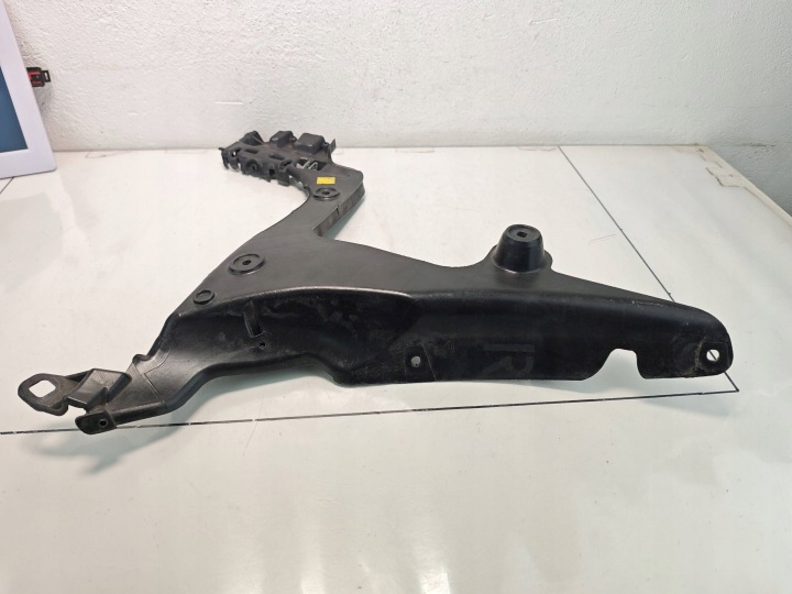 AUDI A3 8P GLISSIÈRE PARE-CHOCS DROIT ARRIÈRE 8P4807378B