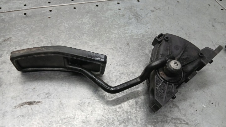 POTENTIOMÈTRE GAZ OPEL VECTRA B 1.6B 95-99R 9225652