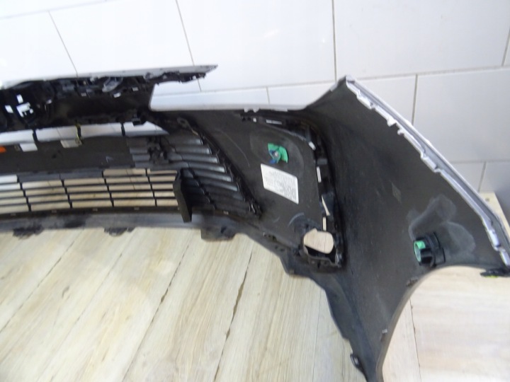 PARE-CHOCS AVANT TOYOTA COROLLA E21 BERLINE 53112-02B50 PDC6 XÉNON
