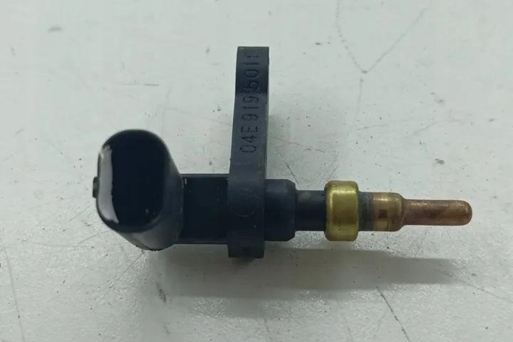 CAPTEUR TEMPÉRATURE LIQUIDE REFROIDISSEMENT VW TIGUAN (5N_) 04E919501E 1.5L