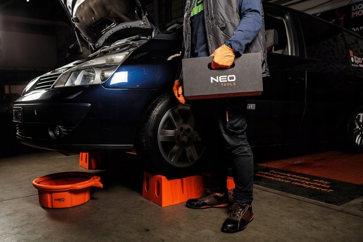 PLIANTE TAPIS VERS TRAVAIL SOUS SAMOCHODEM NEO 10-599