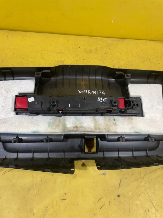 AUDI A4 B8 TAPICERA COUVERCLES DE COFFRE 8K9867979
