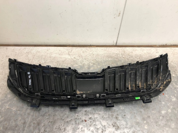 GRILLE CALANDRE SKODA KAROQ 57A853653