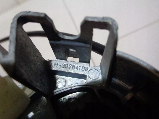 POIGNÉE EXTÉRIEUR GAUCHE AVANT VOLVO V50 S40 09-12 30784198