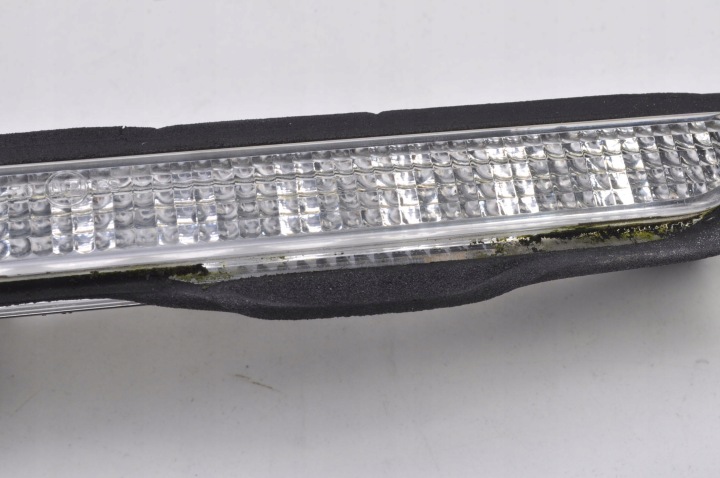 ASTON MARTIN VANTAGE LANTERNE FEUX STOP PIED 8G33-13N408-BB