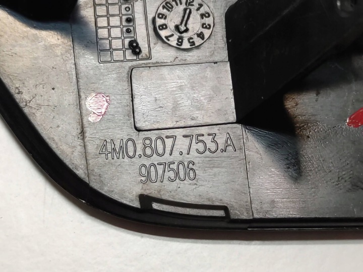 AUDI Q7 S-LINE 4M BOUCHON LAVE-GLACE GAUCHE AVANT 4M0807753A