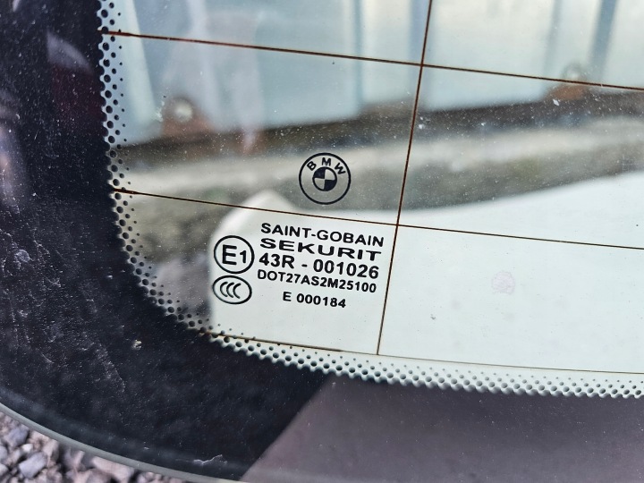 BMW SÉRIE 5 E61 VITRE COUVERCLES DE COFFRE ARRIÈRE ARRIÈRE