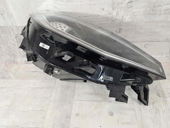 VW ID4 PHARE DROIT AVANT AVANT PROJECTEUR COMPLET LED 11B941036N