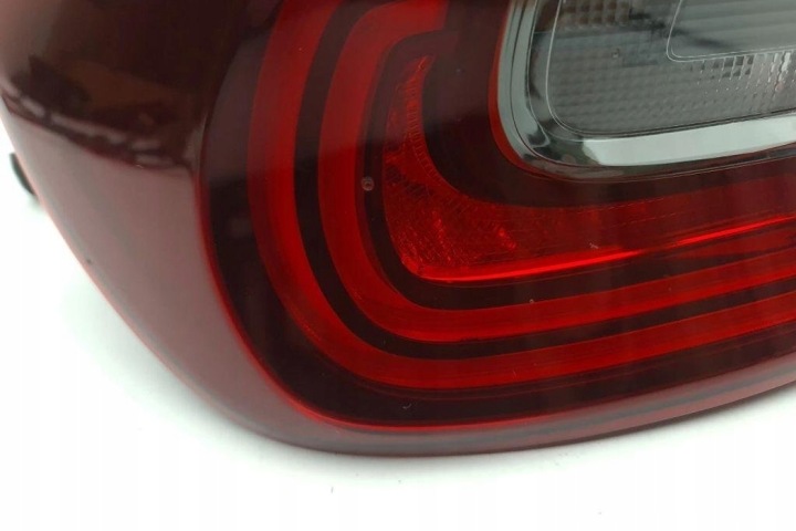 PHARE GAUCHE ARRIÈRE KIA CEE'D (JD) 92401J7050 1.0L GASOLINE 2020