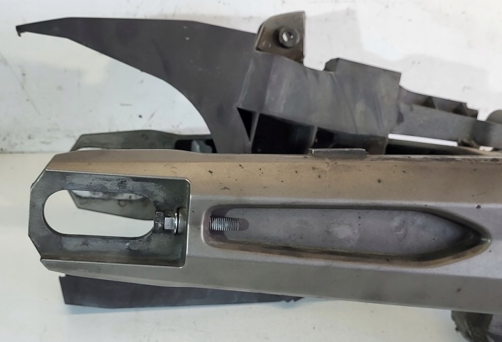 BRAS DE SUSPENSION GAUCHE I DROIT 52100LGC6E01T02 52120LGC6E01T02 KYMCO AK 550 2017-2020R