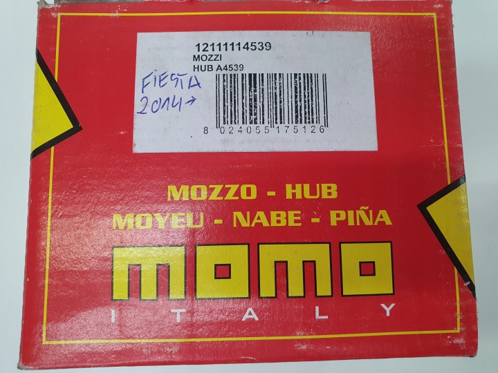 ADAPTATEUR ADAPTATEUR VERS CAOUTCHOUC AUTOMOBILE MOMO 12111115801