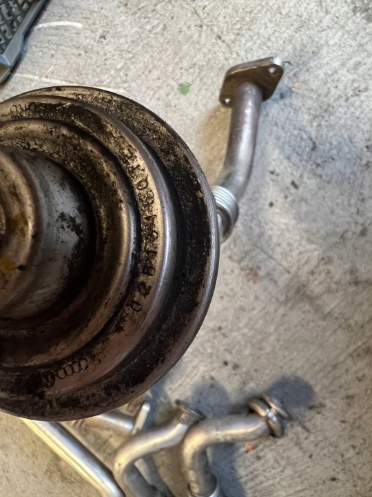 AUDI SEAT 80 1.9 TDI FIL TUYAU EGR 028131521D