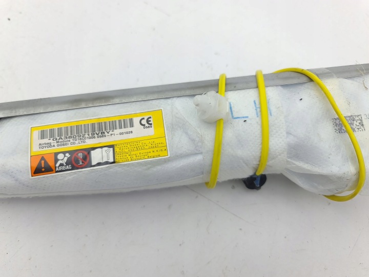 TOYOTA RAV 4 (XA50) 2019 COUSSIN SÉCURITÉ LATÉRALE SIÈGES 0589P1001028
