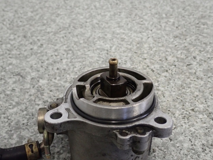 MAZDA 5 6 2.0D RF7 05- POMPE PRESSION VIDE