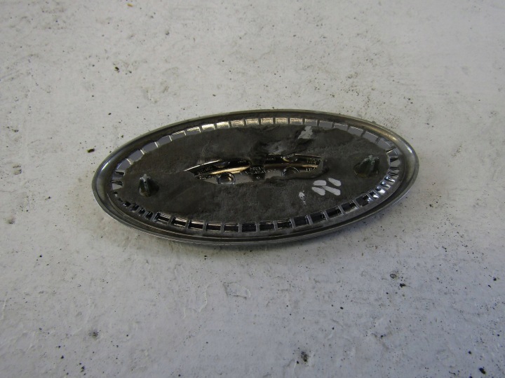 KIA CEED III EMBLÈME INSIGNE AVANT 863183R500