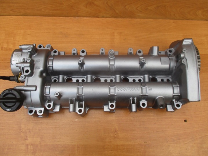 OPEL INSIGNIA ASTRA J 2.0 CDTI CHÂSSIS ARBRE À CAMES DISTRIBUTION COUVERCLE 55574600