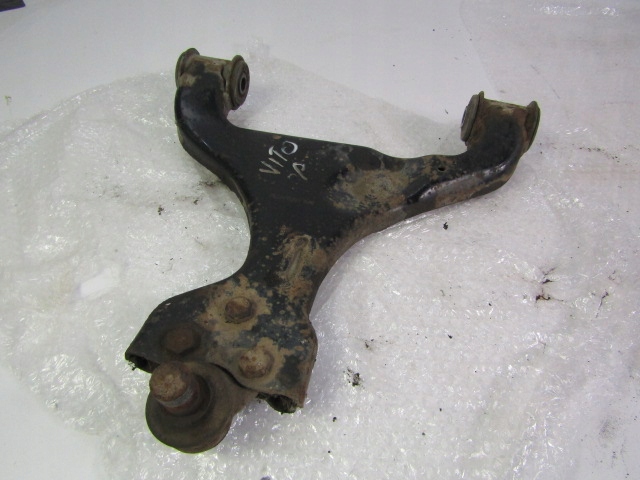 MERCEDES VITO 2 W639 BRAS DE SUSPENSION INFÉRIEUR AVANT DROIT A6393300510
